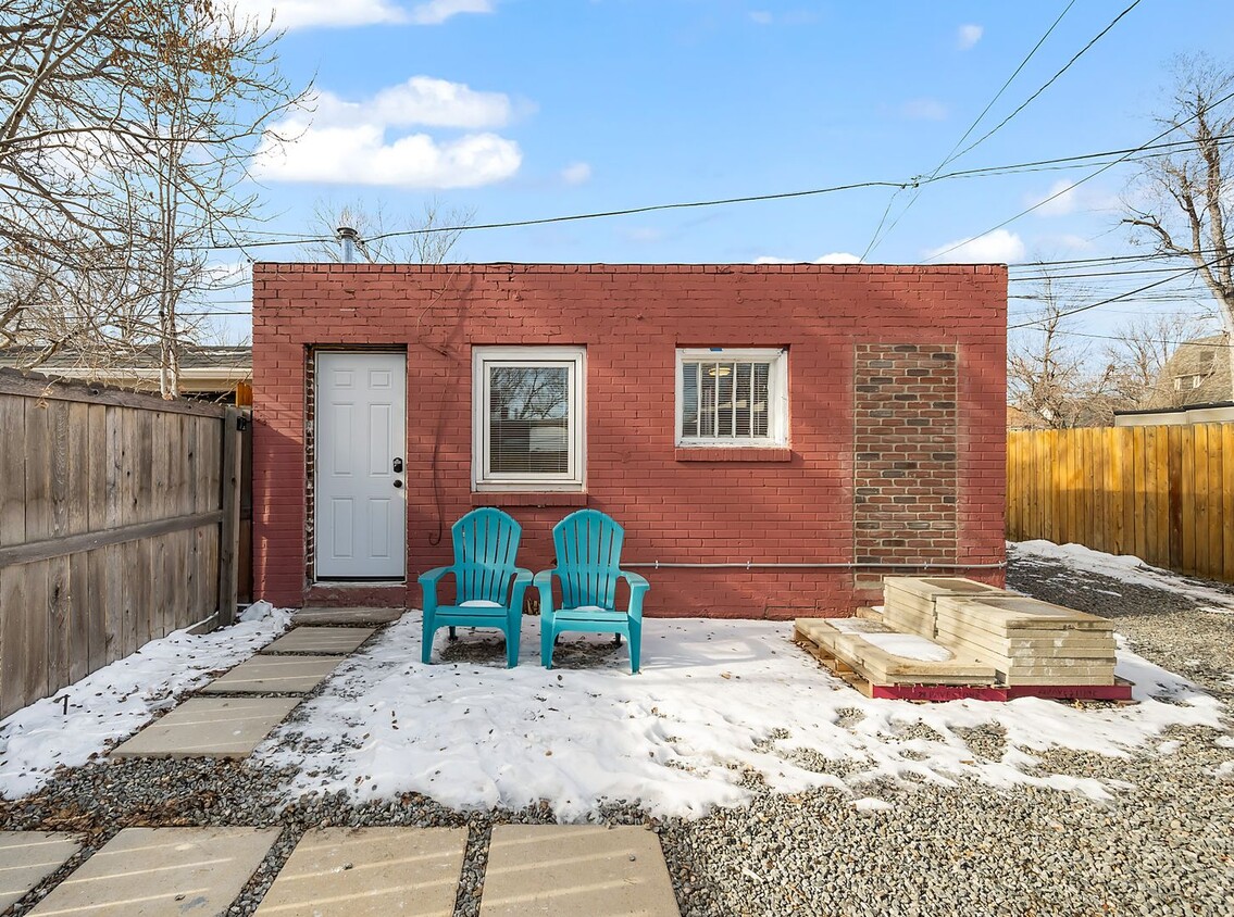 Primary Photo - Remodeled and Furnished 1BD, 1BA in the Hi...