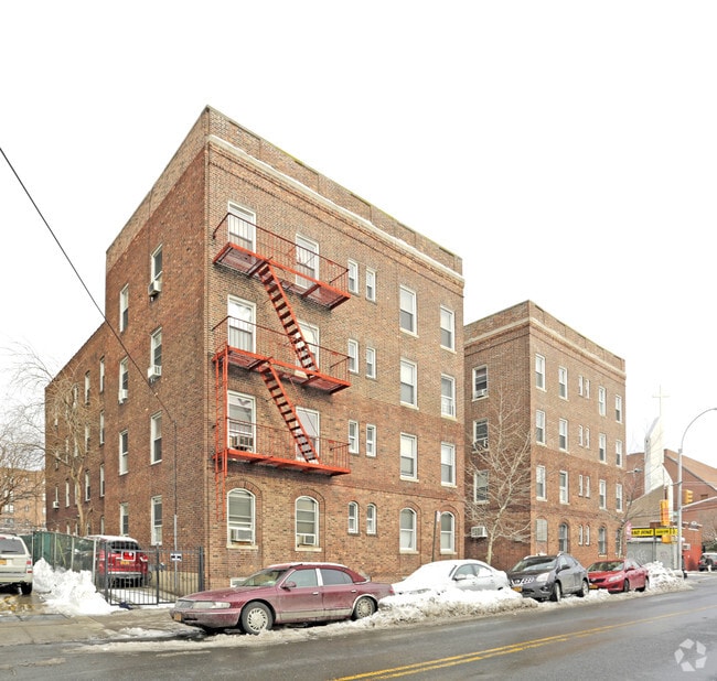 Building Photo - 14241 Franklin Ave