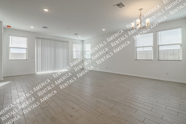 Foto del edificio - 15175 W Desert Bloom St