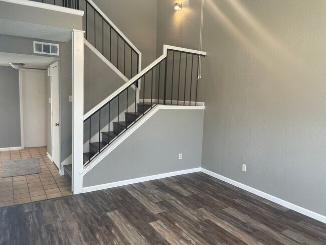 Foto del edificio - Balch Springs  2-Story Tudor