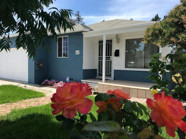Building Photo - 415 Wisteria Dr