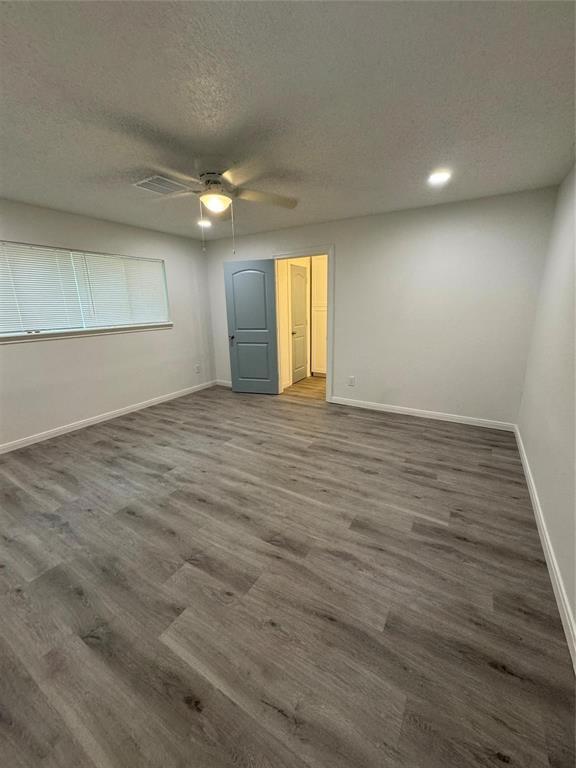 Building Photo - 1047 W Donovan St