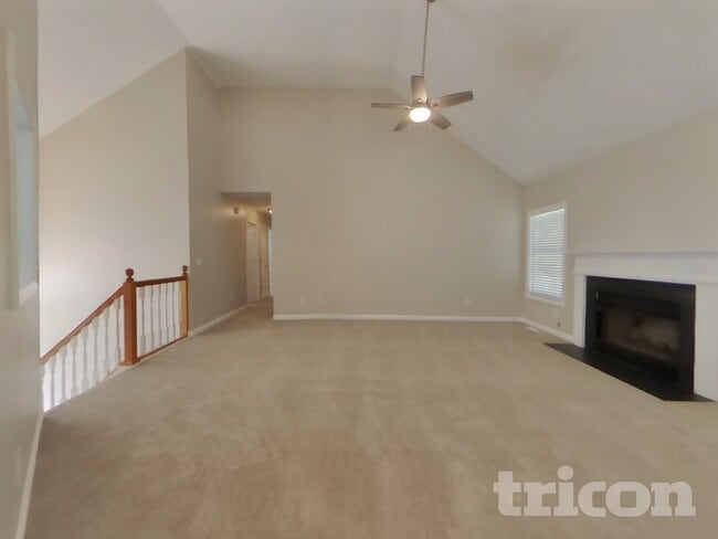 Building Photo - 125 Fawn Ln