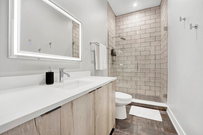 Foto del edificio - 3330 S Indiana Ave