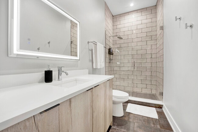 Building Photo - 3330 S Indiana Ave