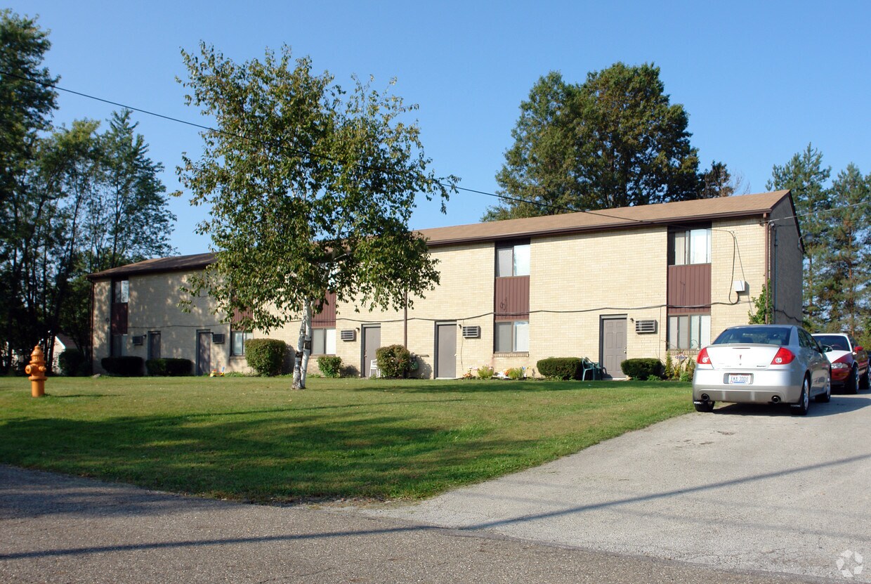 Primary Photo - 3900 Orchard Ave