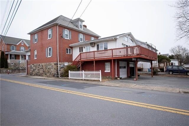 Spacious mother/daughter entire home in quiet Borough of Roseto, Pa - 55 Dewey St