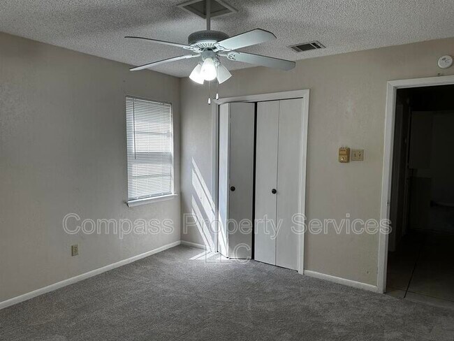 Foto del edificio - 8507 Bosque Blvd