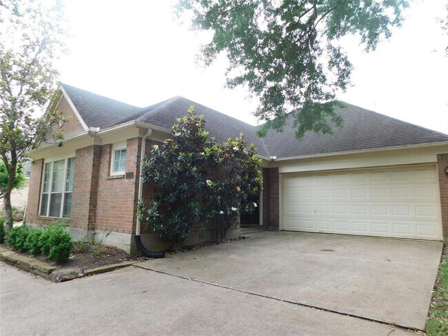 Foto del edificio - 4211 Creek Hollow Ln