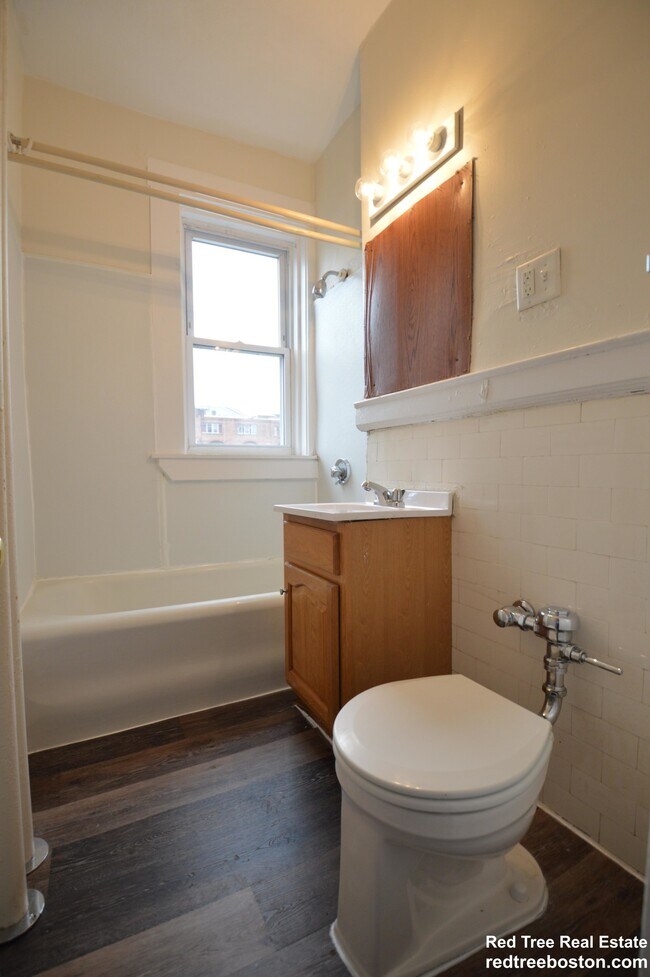 Building Photo - 1167 Boylston St