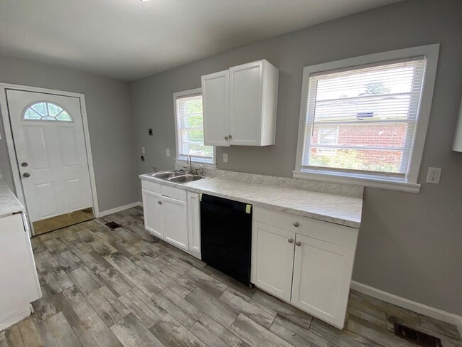 Photo - 3492 Venable Rd House