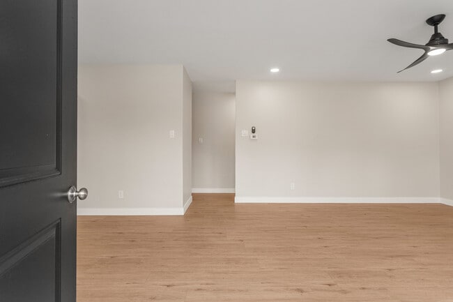 Foto del edificio - 1710 Crescent Dr