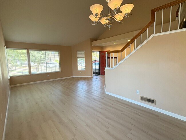 Foto del edificio - 4 Bed, 2.5 Bath Rent Ready Home In Antioch