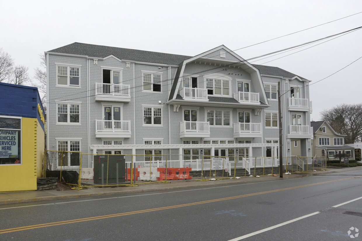 322326 Main St, Port Washington, NY 11050 Apartments in Port Washington, NY