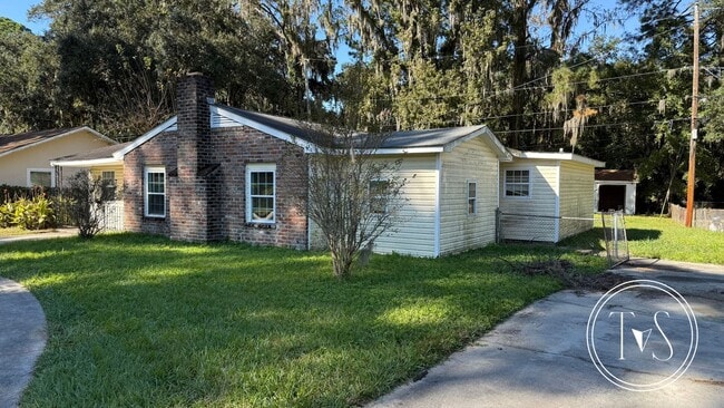 Building Photo - 8601 Hurst Ave