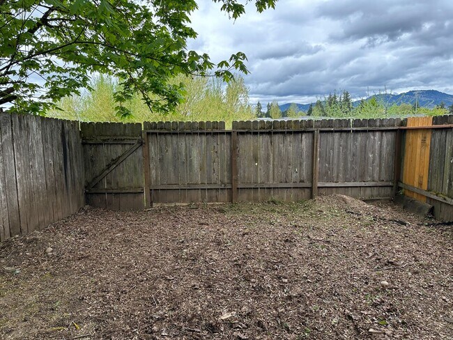 Building Photo - 776-778 W. Quinalt St.