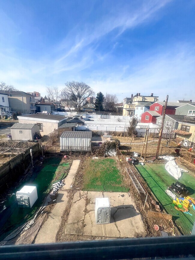 Foto del edificio - 331 Princeton Ave