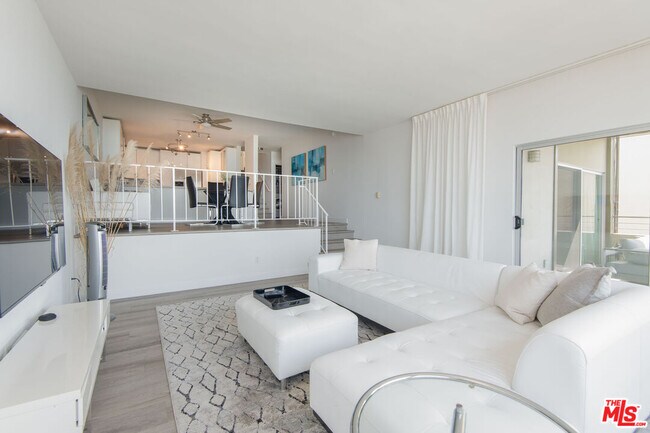 Foto del edificio - 18063 W Coastline Dr