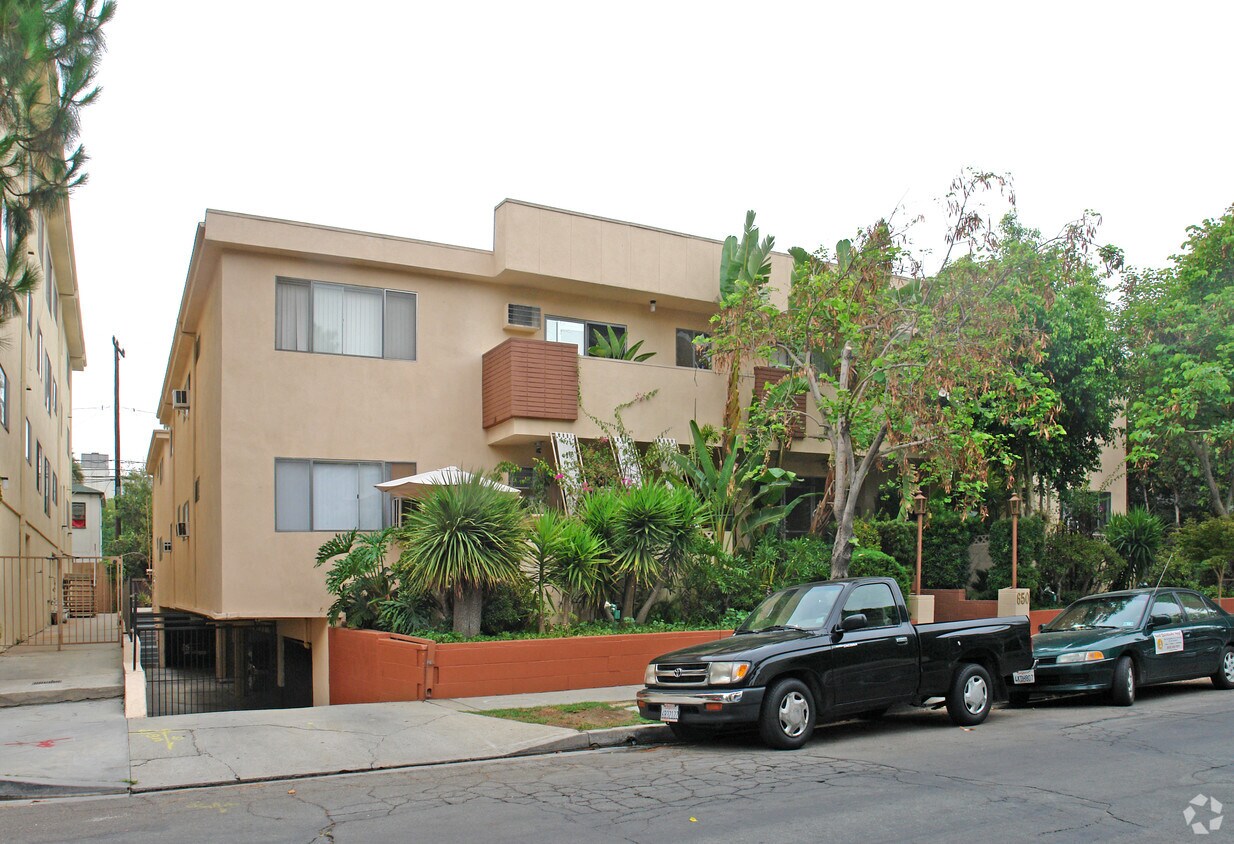 Primary Photo - 650 Westmount Dr