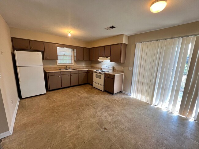 Foto del edificio - MOVE-IN SPECIAL: 2 WEEKS FREE ON THE FIRST FULL MONTH’S RENT