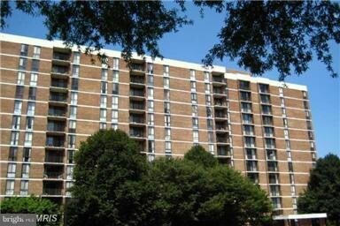 Primary Photo - 2311 Pimmit Dr