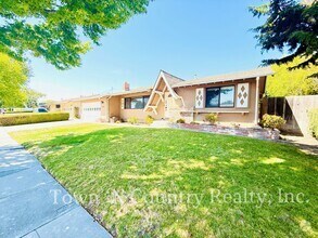Building Photo - 128 Chaucer Dr