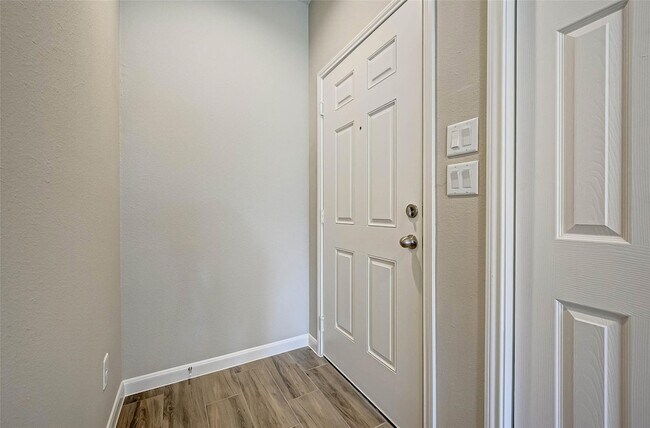 Building Photo - 17135 Wilthorne Colony Ct