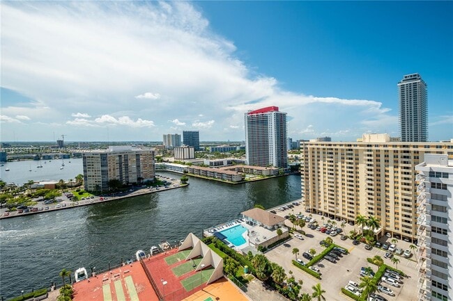 Building Photo - 1865 S Ocean Dr