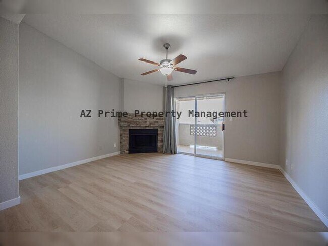 Foto del edificio - 1880 E Morten Ave