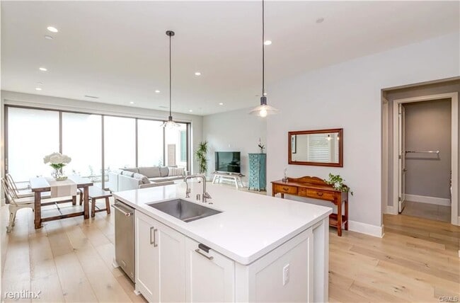 Foto del edificio - 3 br, 2.5 bath Condo - 124 Bellini