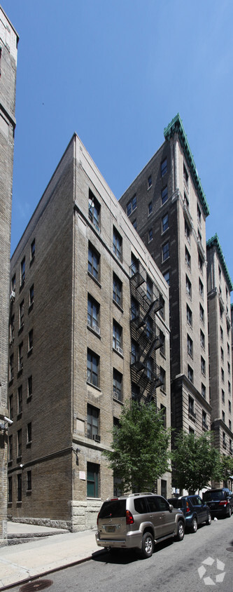 Building - 615 W 150th St