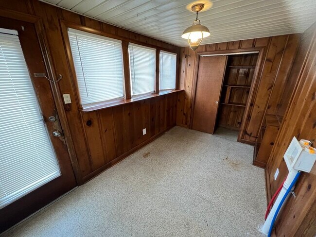 Building Photo - 128 Scruggs Ave