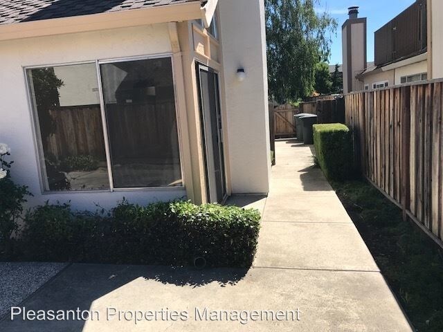 Foto del edificio - 2 br, 2 bath House - 2358 Bay Meadows Cir
