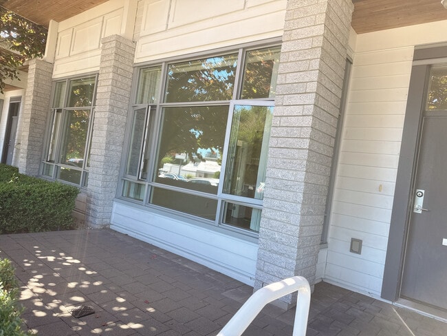 Building Photo - 7121 Sperling Av