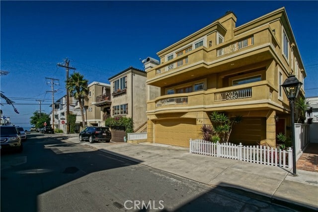 Building Photo - 427 23rd St