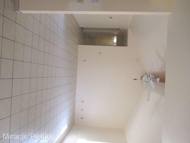 Building Photo - 24646 Gardena Dr