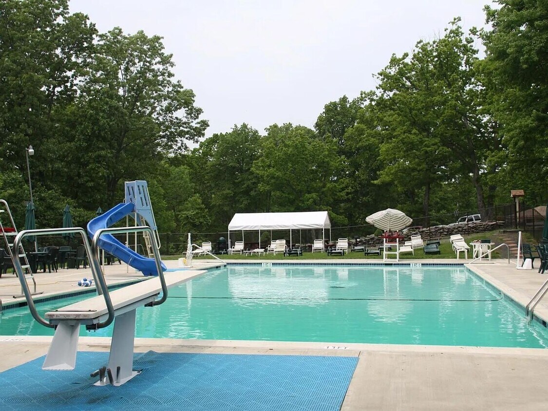 Foto principal - 135 Mallard Ln