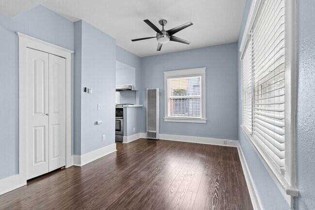 Building Photo - 138 Elm Ave