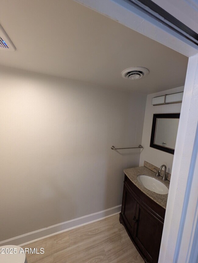 Foto del edificio - 7126 N 19th Ave