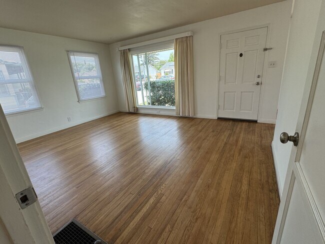 Building Photo - Single Family Home Located in the Montalvo...