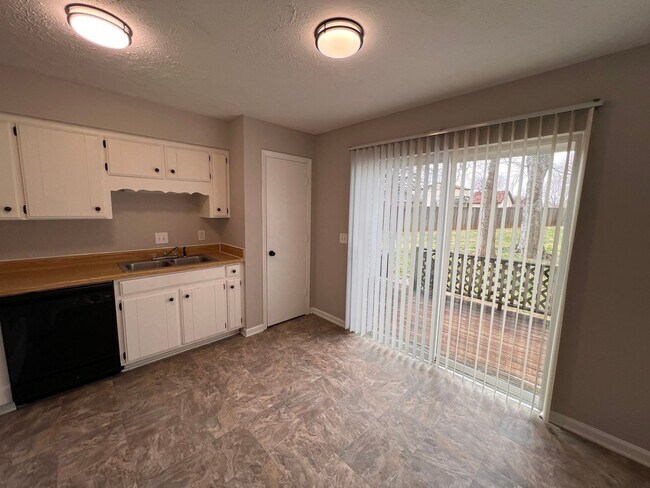 Foto del edificio - 502 Windellwood Cir