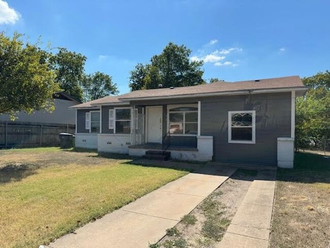 Building Photo - 1342 N 64th St