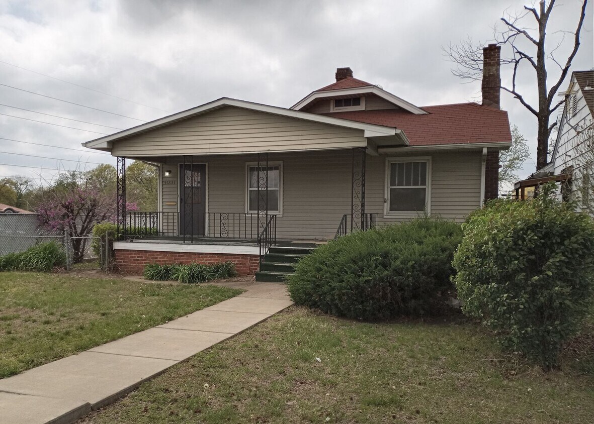 2081 SW Lane St, Topeka, KS 66604 House Rental in Topeka, KS