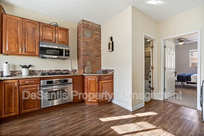 Building Photo - 1129 Brabec St