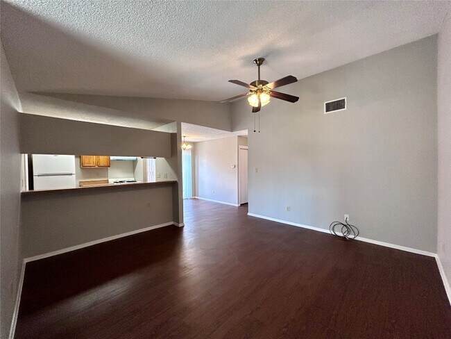 Foto del edificio - 506 Willowbend Cove