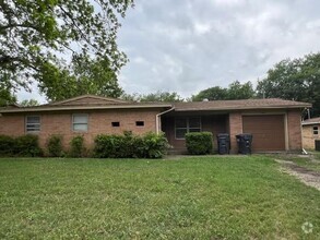 Building Photo - 1330 La Porte Dr