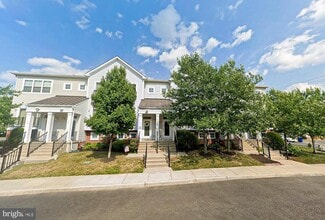 Building Photo - 48 S Poplar St