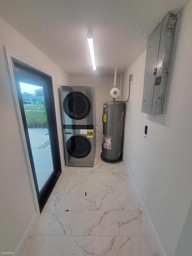 Foto del edificio - 4 br, 2 bath House - 3373 Bermuda Road