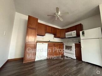 1135 N College Dr