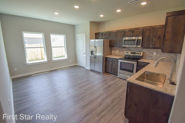 Foto del edificio - 3 br, 2 bath House - 315 N Wyandotte Street